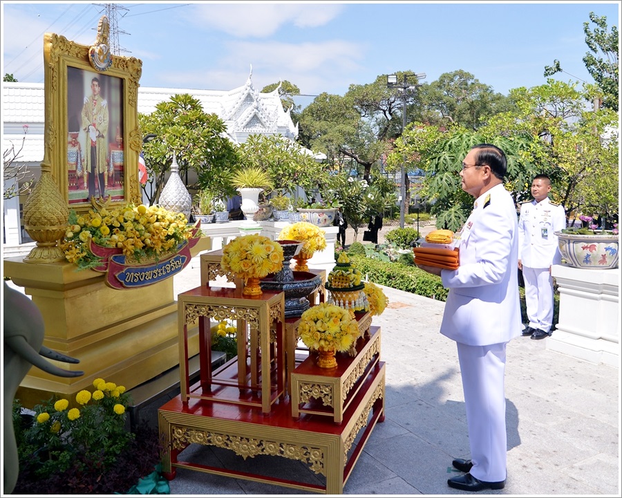 ﻿กรมบังคับคดีร่วมถวายผ้าพระกฐินพระราชทานสำนักนายกรัฐมนตรี ประจำปี 2562 ณ วัดพระราม 9 กาญจนาภิเษก